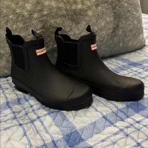 21. Hunter Chelsea Boots - With Boot Shine/Rubber Buffer Spray
